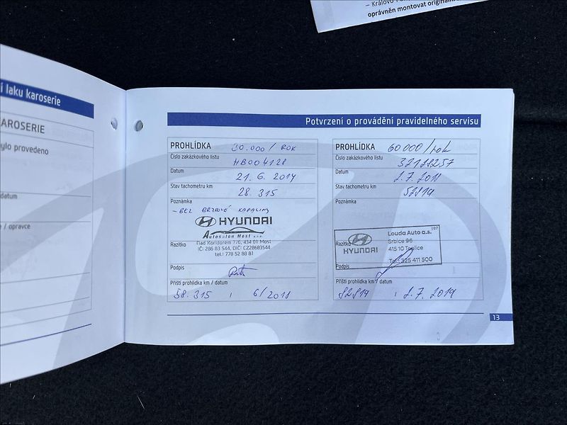Hyundai i30 1,6 i  Trikolor Komfort - fotka 19 z 22