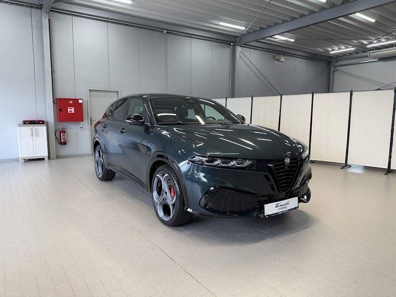 Alfa Romeo Tonale (2026) Veloce 1.5 Turbo Ibrida 175 TC - fotka 6 z 24