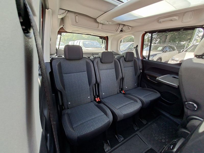 Peugeot Rifter GT LINE 1,5 BHDi 130k EAT8 - fotka 6 z 28