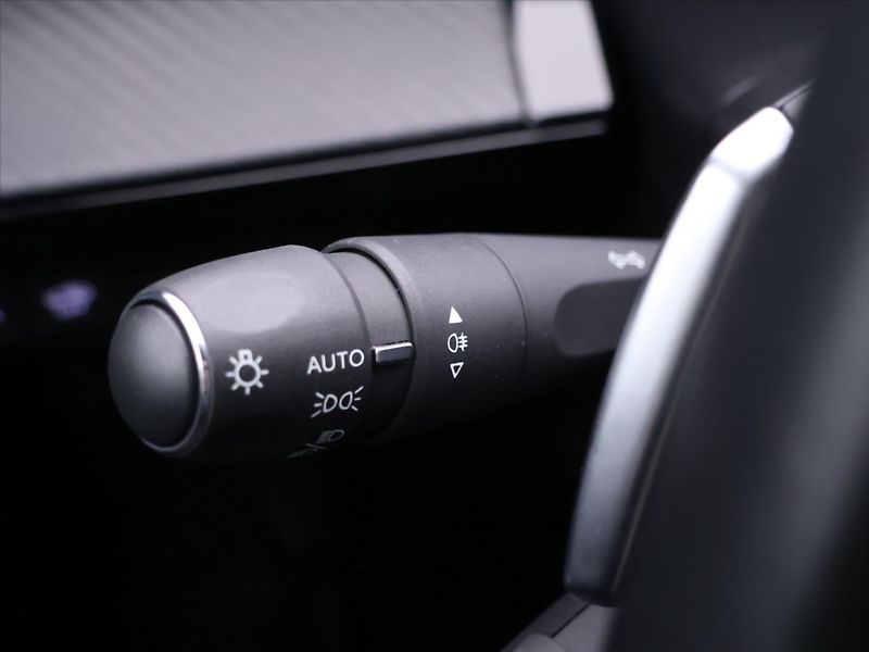 Peugeot 508 1,5 HDI 96kW Allure DPH 1.Maj. - fotka 19 z 38