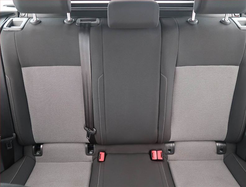 Volkswagen Golf (2016) 1.6 TDI, Xenony, Tempomat - fotka 10 z 14