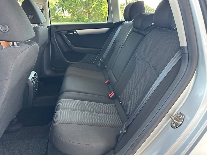 Volkswagen Passat Variant (2011) 1.6TDi NAVI, PRAVIDELNÝ SERVIS - fotka 14 z 16