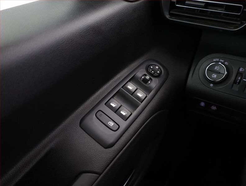 Opel Combo (2022) Elegance 1.5 CDTI, 5Míst, ČR - fotka 12 z 15