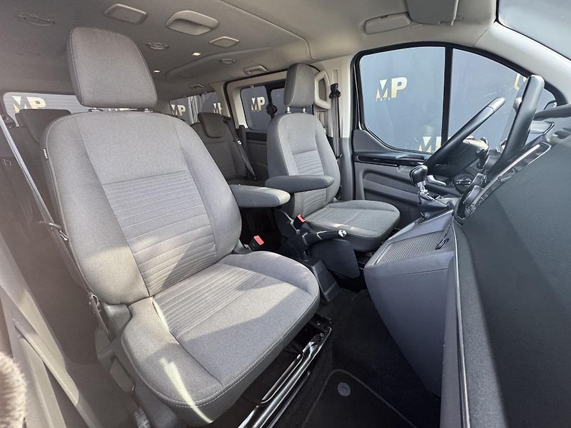 Ford Tourneo Custom (2019) 2.0 TDCi Titanium X, L2, DPH   - fotka 17 z 38