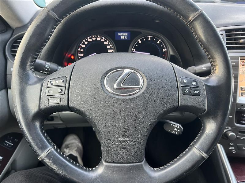 Lexus IS 2,2 220d,Keyless,Navi,Kůže - fotka 12 z 19