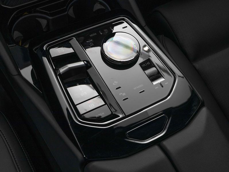 BMW Řada 5 540d xDrive Touring - fotka 15 z 22