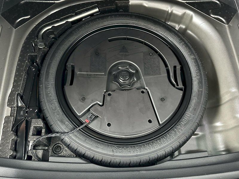 Škoda Karoq (2025) DSG 1.5TSI 110kW SportLine - fotka 35 z 36