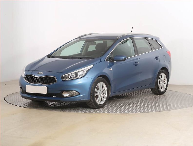 Kia Ceed (2015) Silver 1.6 GDI, Tempomat - fotka 2 z 16