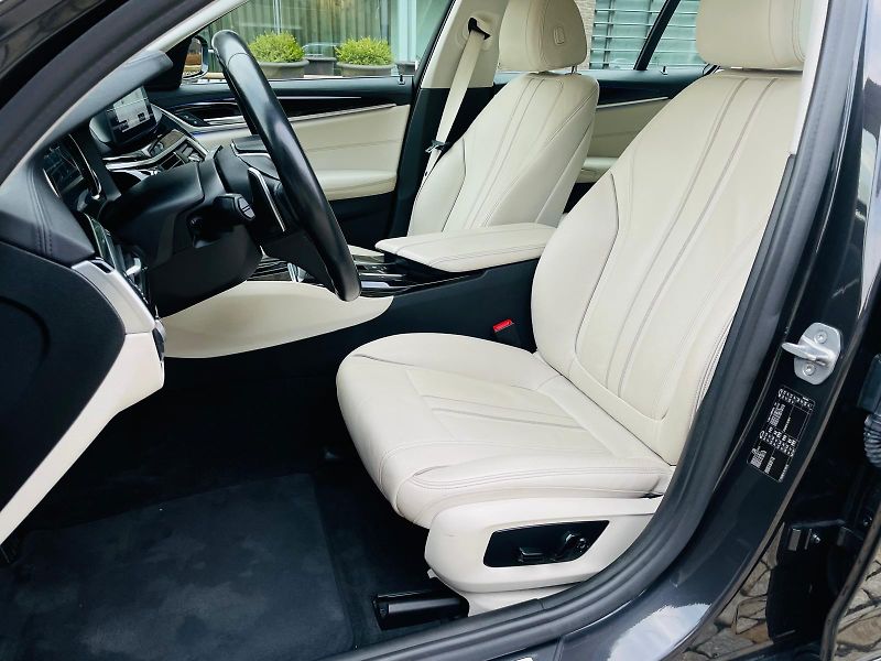 BMW Řada 5 520D AUT KAMERA SERVISKA - fotka 33 z 58