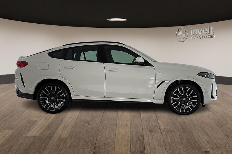 BMW X6 xDrive40d - fotka 2 z 28