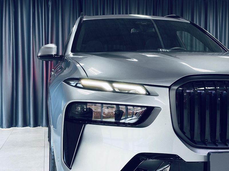BMW X7 (2026) 40xd*CAR*TAŽ*NEZ.TOP*NAT.NAP* - fotka 7 z 55