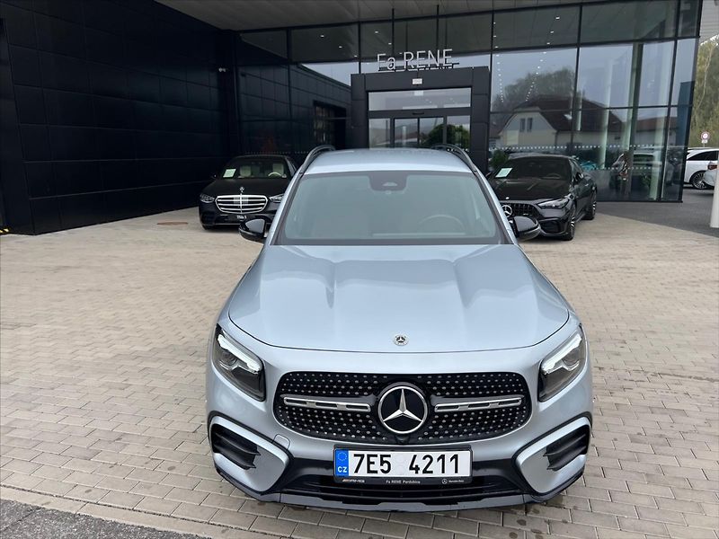 Mercedes-Benz GLB 2,0   220 4M AMG 1. maj - fotka 2 z 12