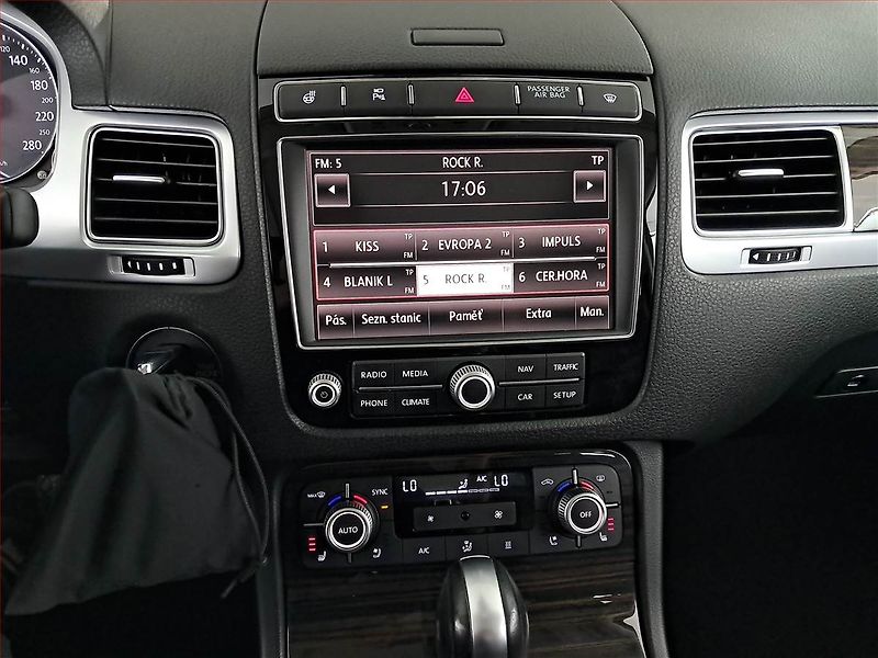 Volkswagen Touareg (2014) 3.0 TDI, 4X4, Automat - fotka 12 z 25