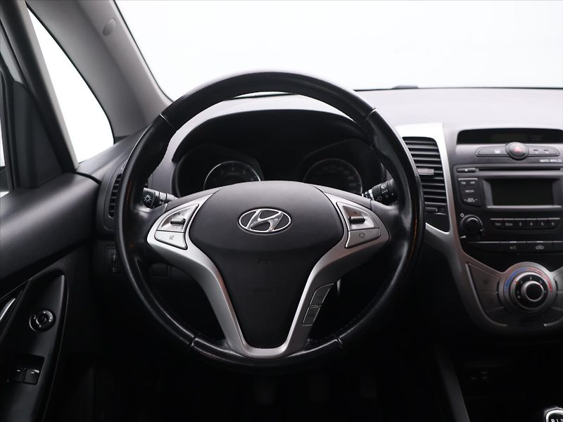 Hyundai ix20 1,4 CVVT 66kW Trikolor CZ - fotka 15 z 29