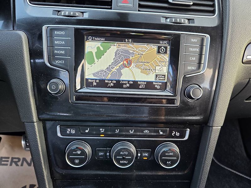Volkswagen Golf 2.0 GTI - fotka 18 z 49