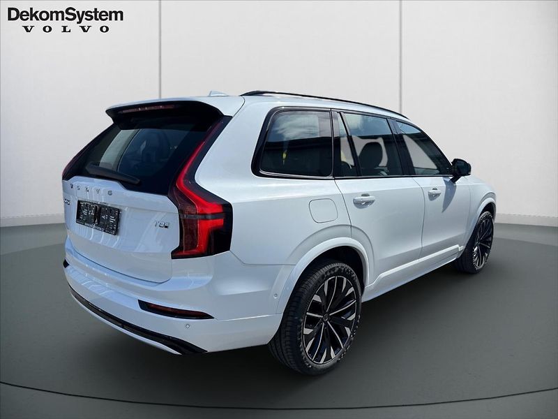 Volvo XC90 (2026) 2,0 T8 Plus Dark   4695 - fotka 3 z 16