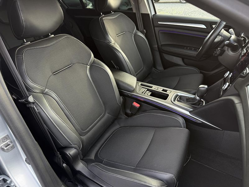 Renault Mégane 1.3TCe 140 Automat LED NAVI - fotka 17 z 21