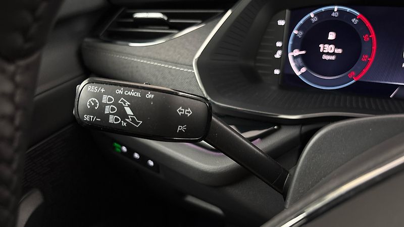 Škoda Octavia 2.0 TDI Style - fotka 14 z 27