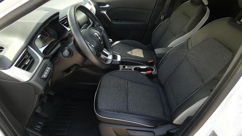 Renault Captur 1,3  TCe 140 Techno - fotka 18 z 22
