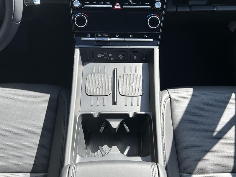 Hyundai Santa Fe 26 7S 1,6 TGDI HEV CALLIGRAPHY - fotka 24 z 44
