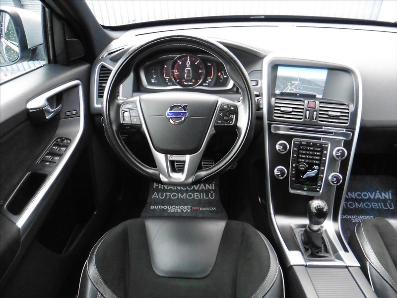 Volvo XC60 2.4 D5 R-Design AWD M/T Navi - fotka 9 z 15