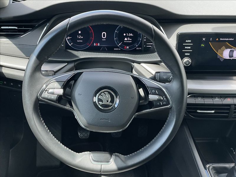 Škoda Octavia 2,0 TDI Combi Ambition Plus - fotka 8 z 24