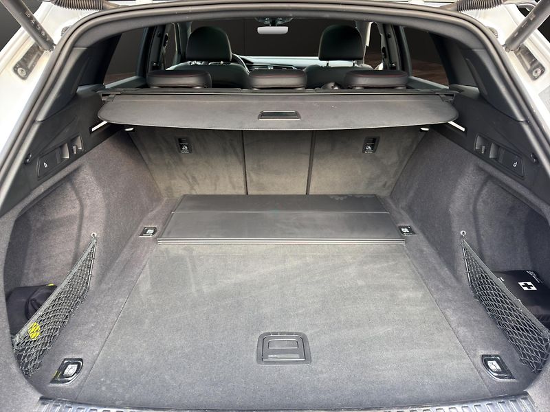 Audi Q8 e-tron (2024) SQ8 370KW PANO Bang & Olufsen - fotka 20 z 27