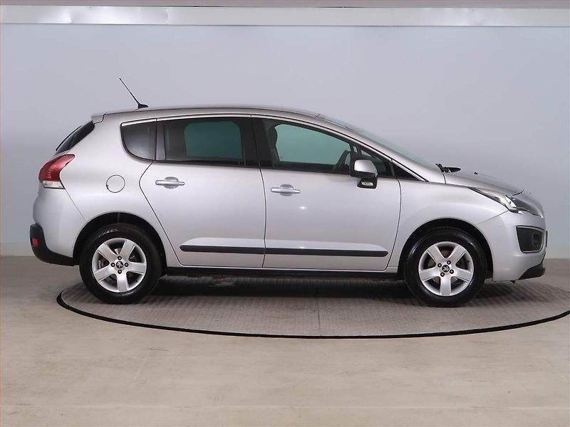 Peugeot 3008 (2014) 1.6 HDi, Automat, Navi - fotka 6 z 24