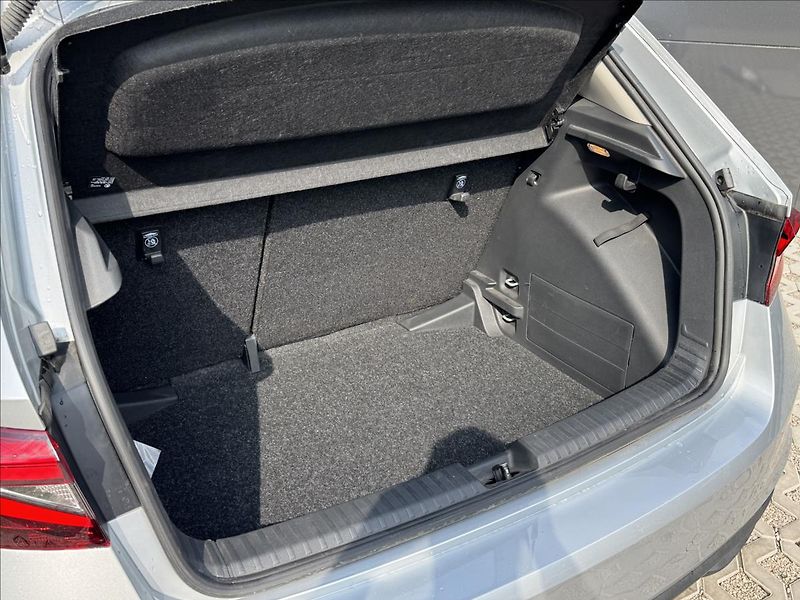 Škoda Fabia 1,0 MPI 130LET ZÁRUKA ČR DPH - fotka 14 z 29