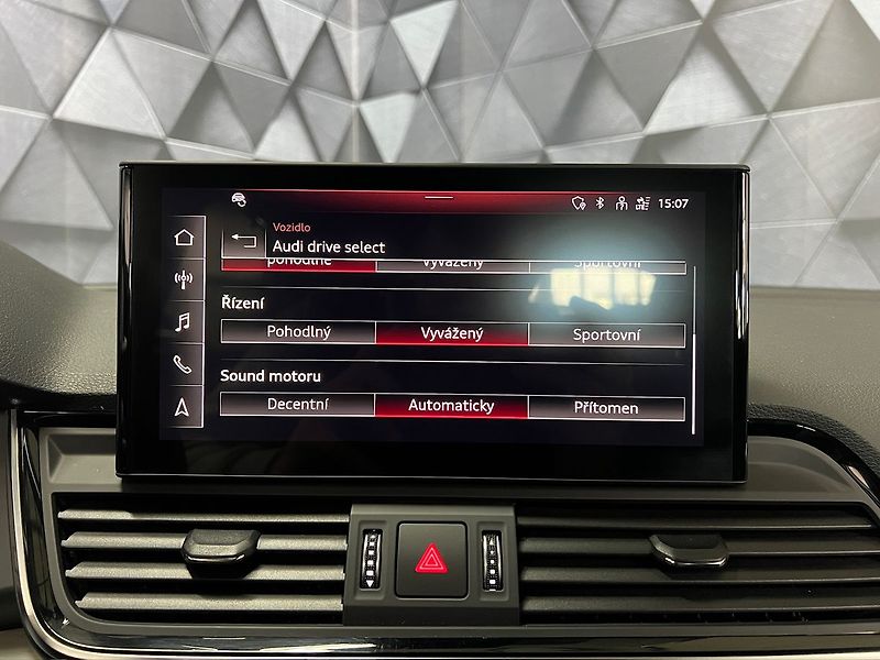Audi SQ5 QUATTRO SPORTBACK, B&O, PANO - fotka 21 z 33