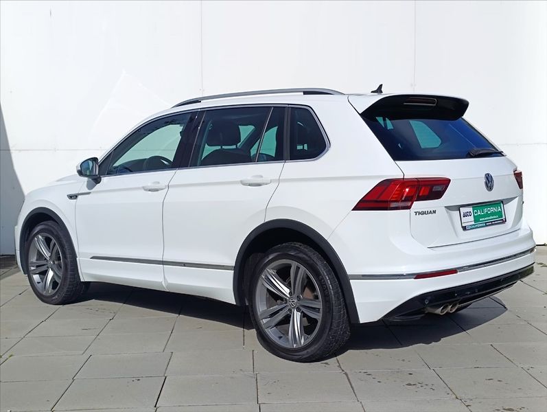 Volkswagen Tiguan 2,0 TDi R-Line DSG 4x4 Navi ČR - fotka 11 z 33