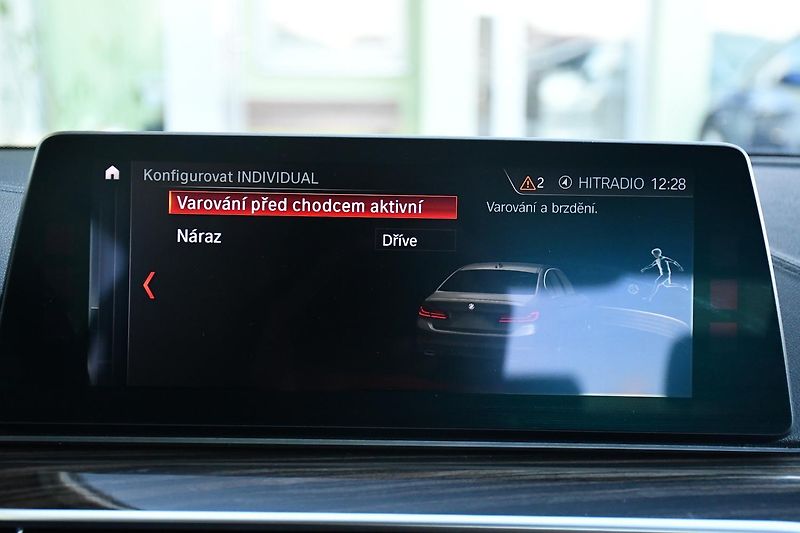 BMW Řada 5 540i xD LUXURY LINE HUD - fotka 31 z 35