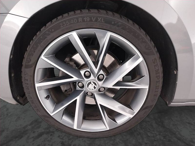 Škoda Superb (2022) Sportline 2.0 TDI - fotka 14 z 22