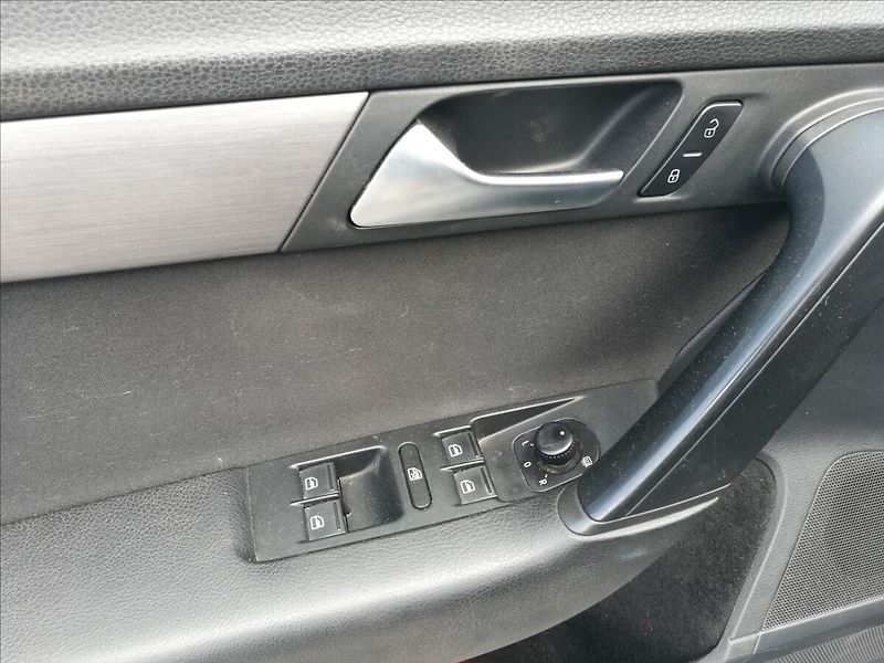 Volkswagen Passat 1,4 TSI CNG Ecofuel - fotka 12 z 20