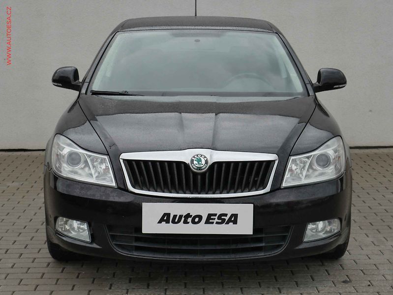 Škoda Octavia (2011) 1.2 TSi, 2.maj,ČR, AC, temp - fotka 2 z 15