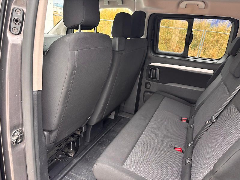 Toyota ProAce Verso 2.0 D-4D L0 Shuttle AT - fotka 20 z 22