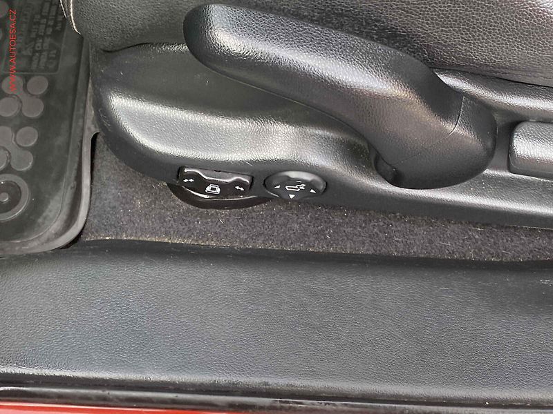 Honda Civic (2014) 1.6 i-DTEC, ČR, Bixen, kamera - fotka 12 z 20
