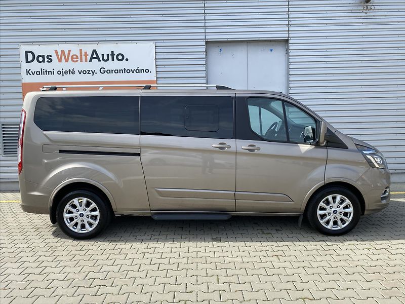 Ford Tourneo Custom 2,0 EcoBlue 125kW 8 Míst L2 - fotka 23 z 25