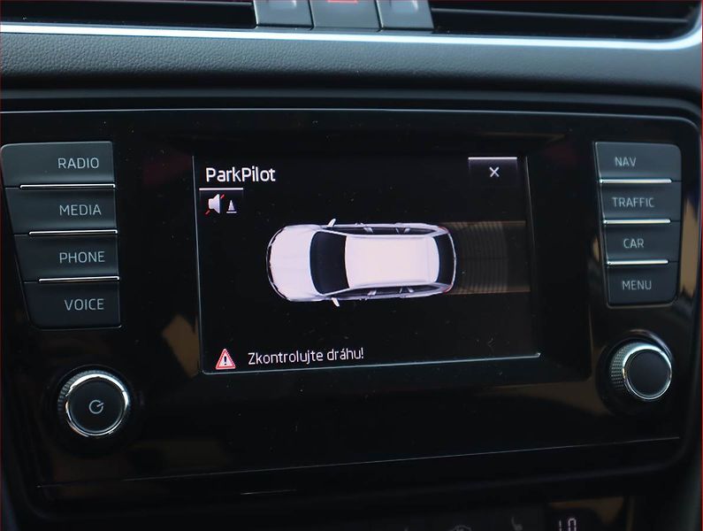 Škoda Octavia (2015) 1.4 TSI, Automat, Kůže, Navi - fotka 20 z 20