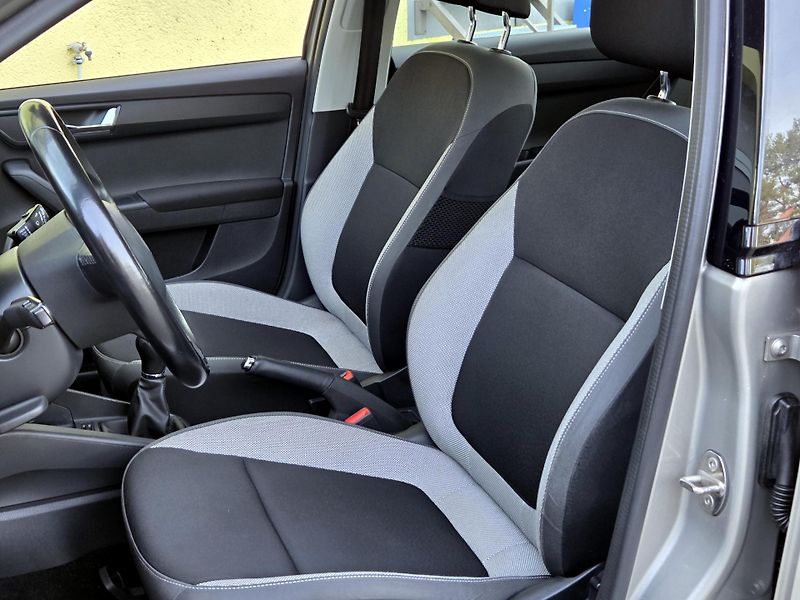 Škoda Fabia PANORAMA,SERV.KNÍŽKA 1.MAJ   - fotka 26 z 42