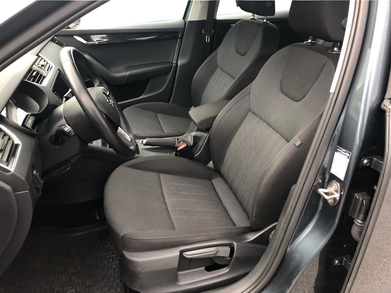 Škoda Octavia COMBI 1.6 TDi STYLE - fotka 11 z 30