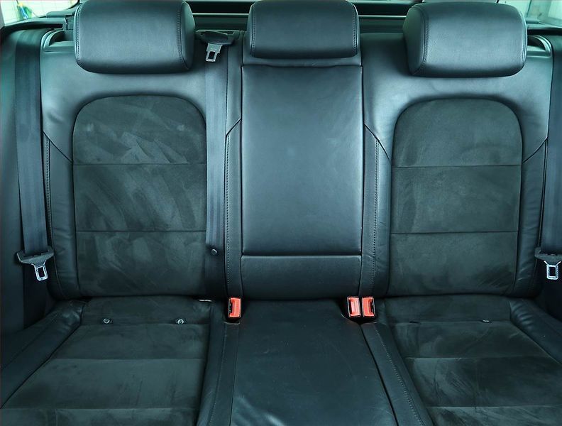 Škoda Superb (2011) 2.0 TDI, Serv.kniha - fotka 10 z 21