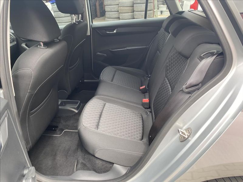 Škoda Fabia 1,4 TDI Ambition - fotka 13 z 39