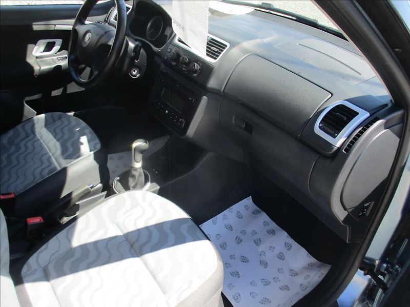 Škoda Fabia 1,4 i 16v, klima, serv.kniha, - fotka 9 z 38