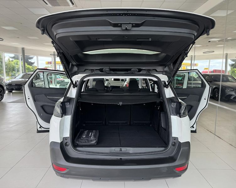 Peugeot 5008 1,2PT AUT*96kW*REZERVACE! - fotka 31 z 35