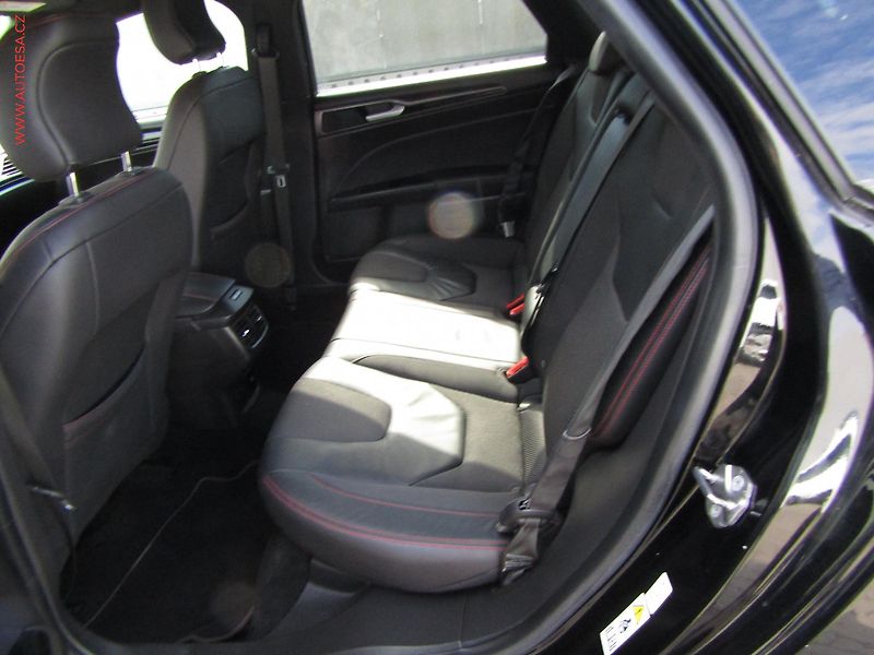 Ford Mondeo (2018) 1.5 EB, ST-Line, LED, navi - fotka 10 z 20