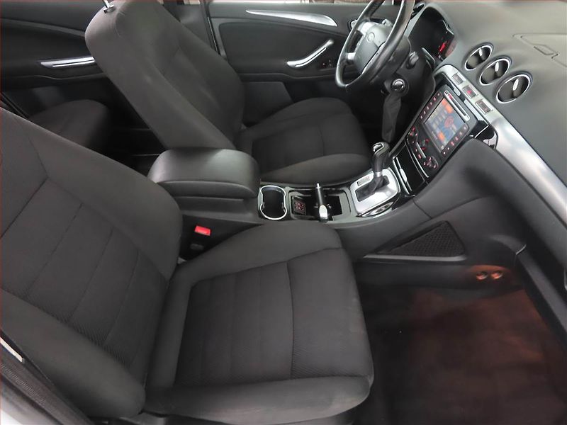 Ford Galaxy (2011) Titanium 2.2 TDCi, Automat - fotka 9 z 19