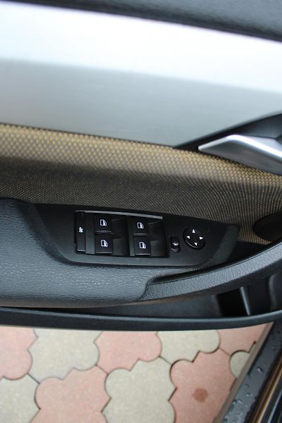 BMW X1 xDrive 23D Automat+klima  - fotka 17 z 20