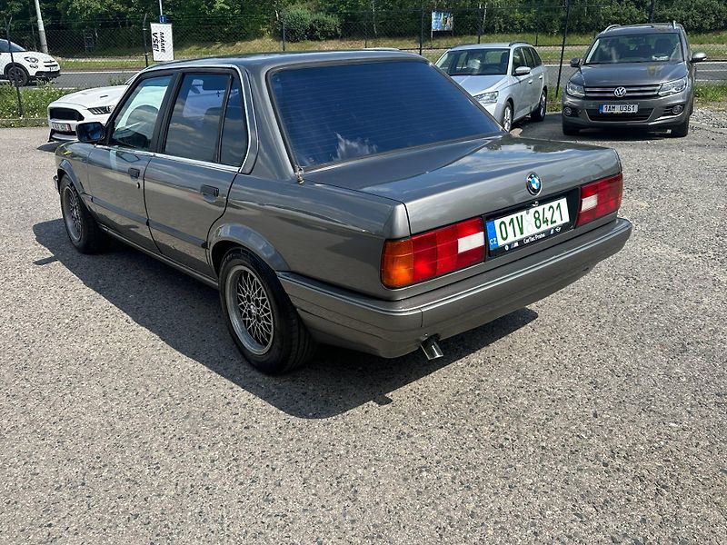 BMW Řada 3 (1988) BMW 325D 1988 - fotka 5 z 23