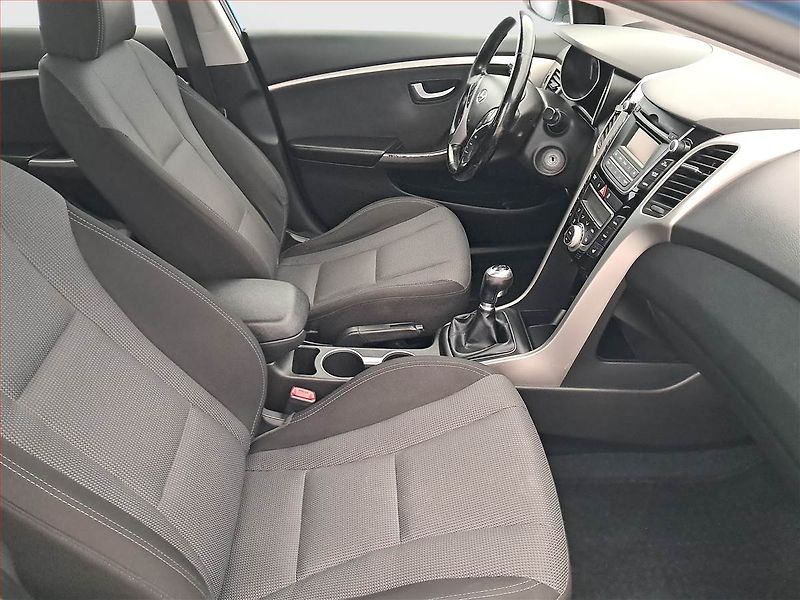 Hyundai i30 (2015) 1.6 MPI, ČR,1.maj, Serv.kniha - fotka 9 z 19